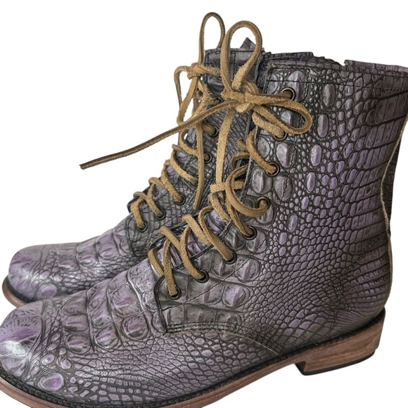 Freebird by Lace Up Manchester Lilac Croc Combat Boots Size 12 - Picture 4 of 12